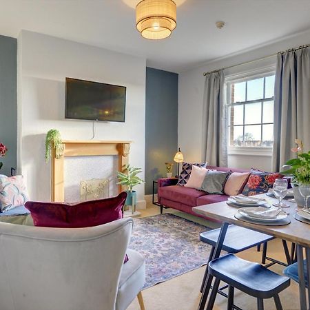 Regency Nest By Spa Town Property - Stylish 3 Bedroom Apartment On 2 Floors, Central Leamington Spa Kültér fotó