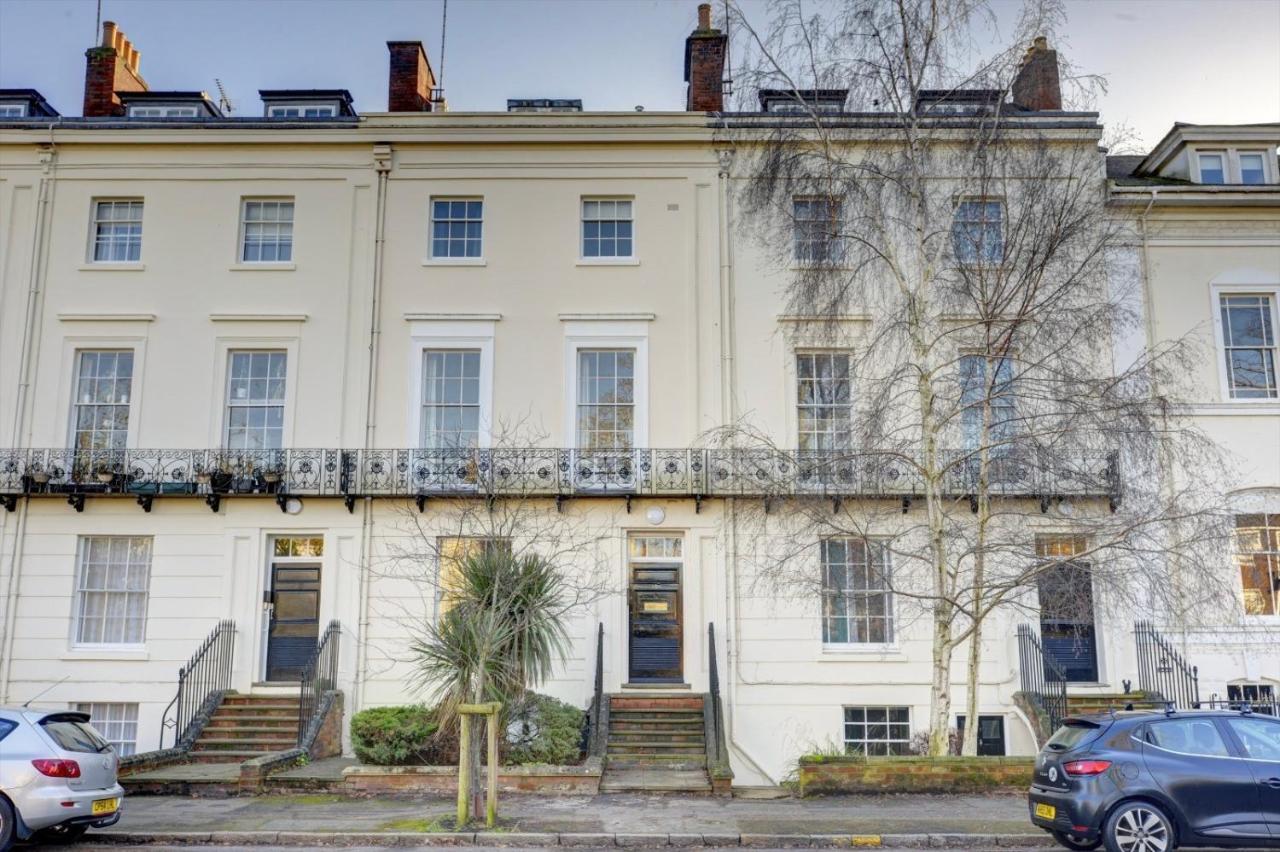 Regency Nest By Spa Town Property - Stylish 3 Bedroom Apartment On 2 Floors, Central Leamington Spa Kültér fotó