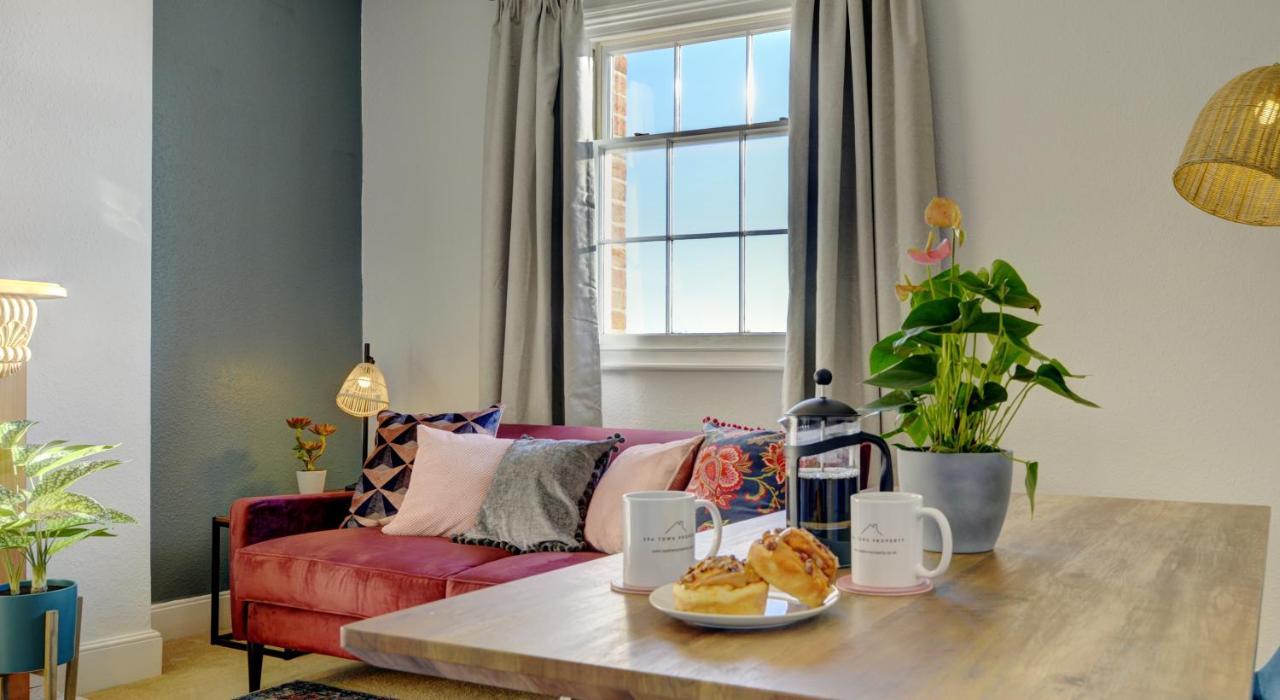 Regency Nest By Spa Town Property - Stylish 3 Bedroom Apartment On 2 Floors, Central Leamington Spa Kültér fotó